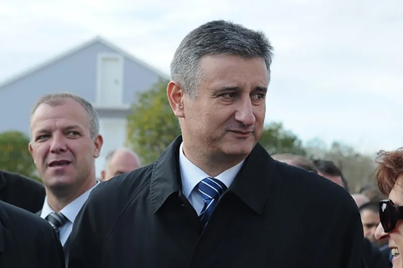 Gdje je i što radi Tomislav Karamarko? I dalje prima plaću od 23 tisuće kuna!