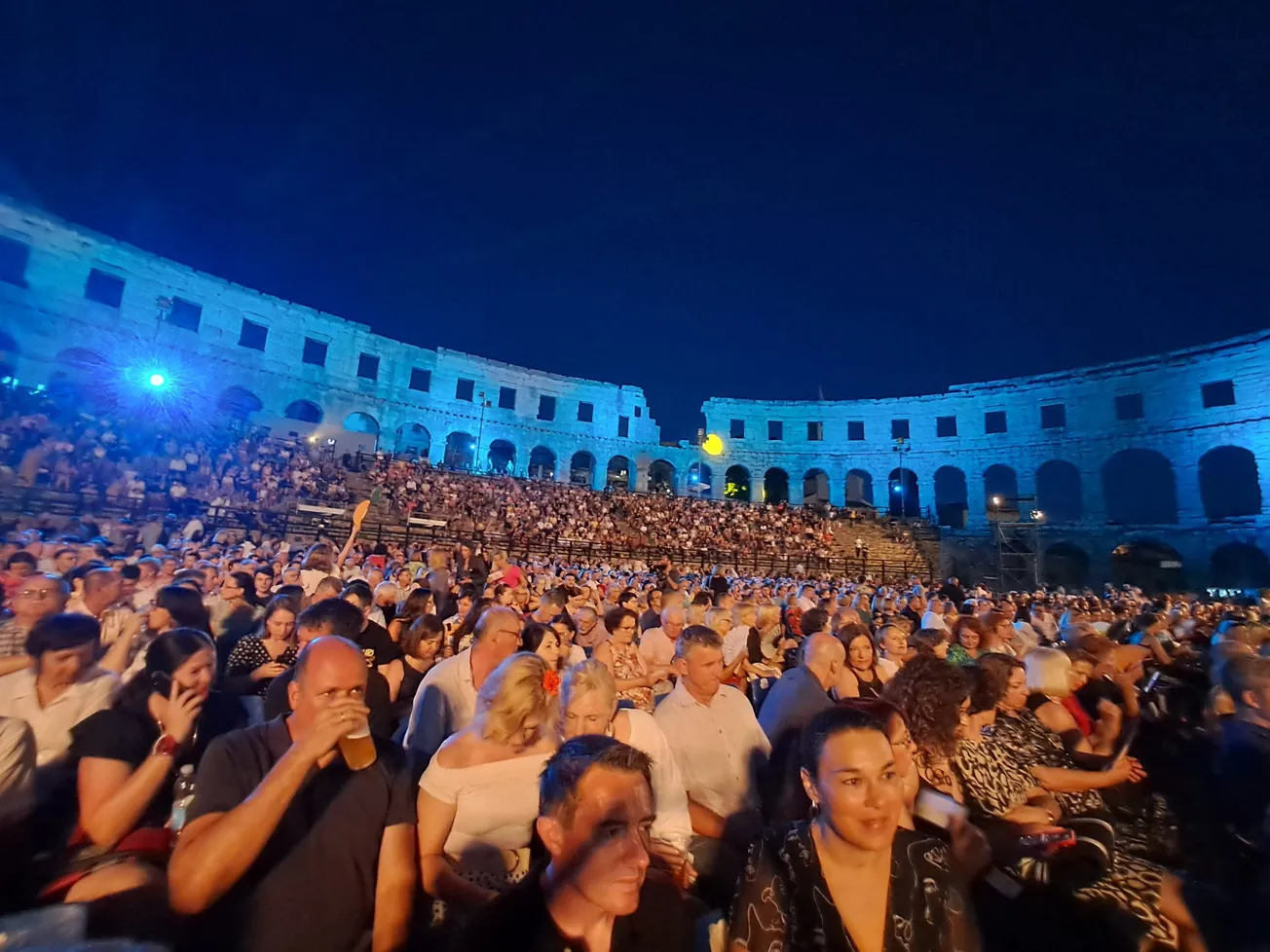 Pulski filmski festival: Pet i pol tisuća posjetitelja gledalo film “Hotel Pula”