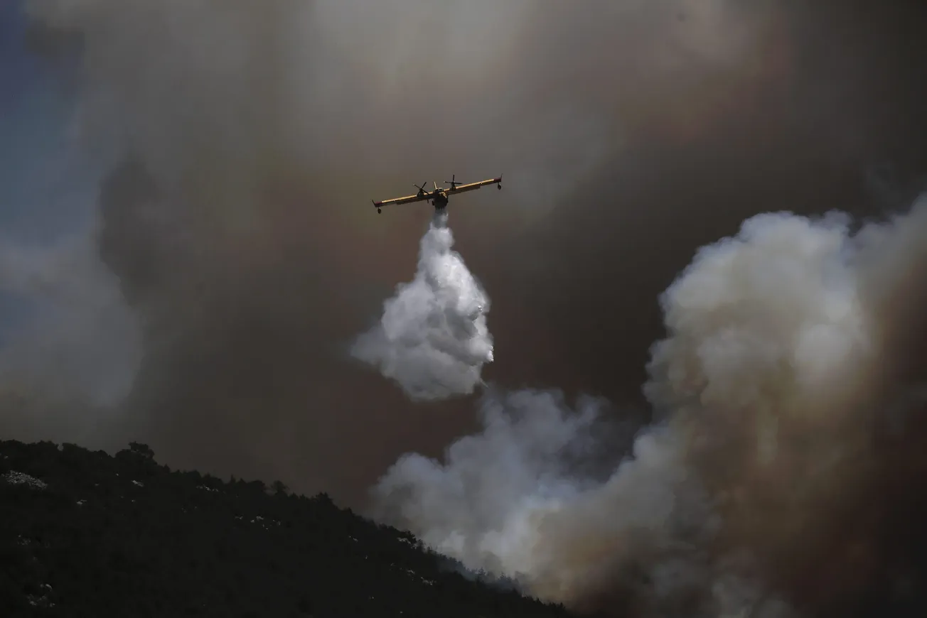 Ekstremne vrućine izazivaju požare širom svijeta, srušeni mnogi temperaturni rekordi